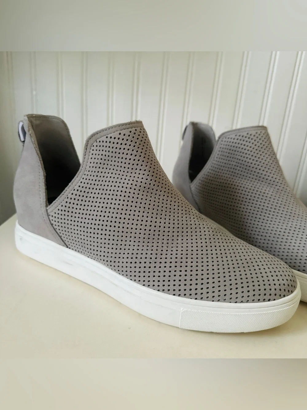 🔥Steven By Steve Madden Gray Perforated Slip-On Sneakers🩶